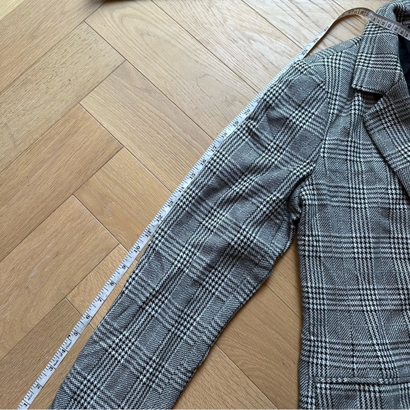 Gap Women's Blazer - Size 8, Classic Plaid - Picture 6 of 10